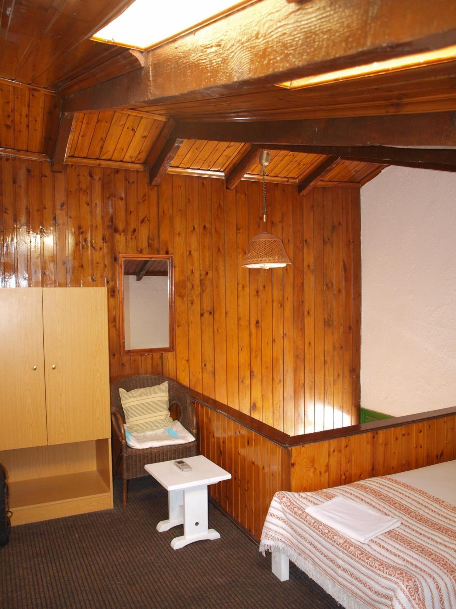 Marina Studios Сими Номер фото